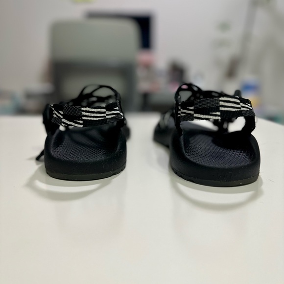 Chaco ZX/3 classic triple strapped size 7 black and white - Picture 5 of 9